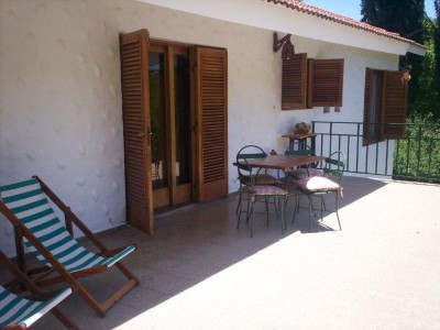 Casa con salida al río, Tanti