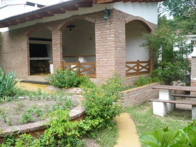 Casa con salida al río, Tanti