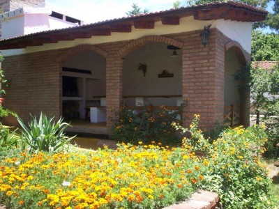Casa con salida al río, Tanti
