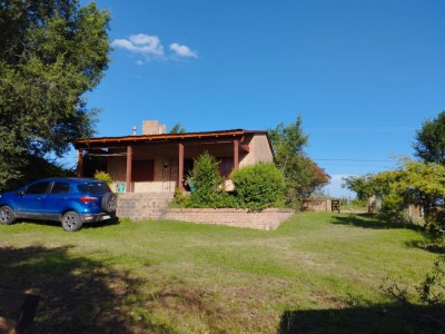 EXCELENTE PROPIEDAD CON PILETA Y QUINCHO