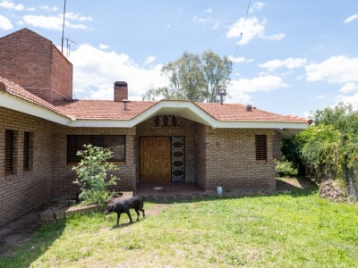 TANTI- CALLE IRLANDA- VILLA DOUMA