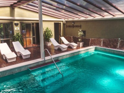 IMPORTANTE COMPLEJO DE CABAÑAS EN TANTI