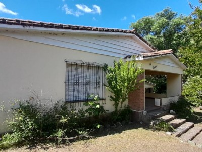 CASA A LA VENTA EN TANTI- CENTRO CALLE SANTIAGO DEL ESTERO