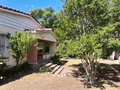 CASA A LA VENTA EN TANTI- CENTRO CALLE SANTIAGO DEL ESTERO