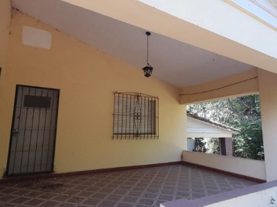 CASA A LA VENTA EN TANTI- CENTRO CALLE SANTIAGO DEL ESTERO