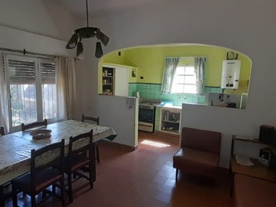CASA A LA VENTA EN TANTI- CENTRO CALLE SANTIAGO DEL ESTERO