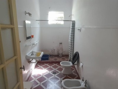 CASA A LA VENTA EN TANTI- CENTRO CALLE SANTIAGO DEL ESTERO