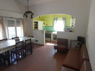 CASA A LA VENTA EN TANTI- CENTRO CALLE SANTIAGO DEL ESTERO