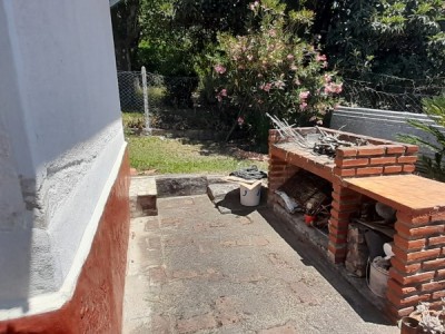 CASA EN VENTA- CALLE NEUQUEN- TANTI CENTRO