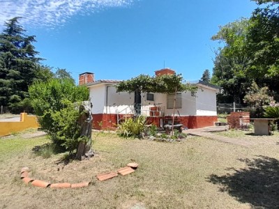 CASA EN VENTA- CALLE NEUQUEN- TANTI CENTRO