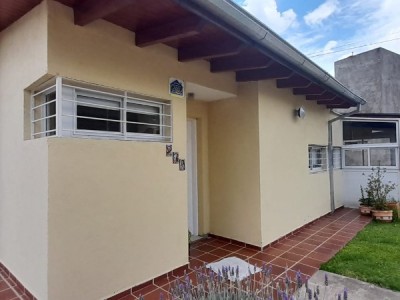 CASA EN VENTA EN TANTI- CALLE MENDOZA- CENTRO