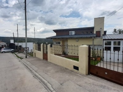 CASA EN VENTA EN TANTI- CALLE MENDOZA- CENTRO