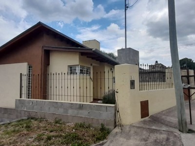 CASA EN VENTA EN TANTI- CALLE MENDOZA- CENTRO