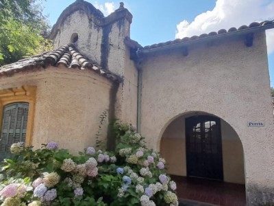 CASA TRADICIONAL CON FONDOS AL ARROYO TANTI