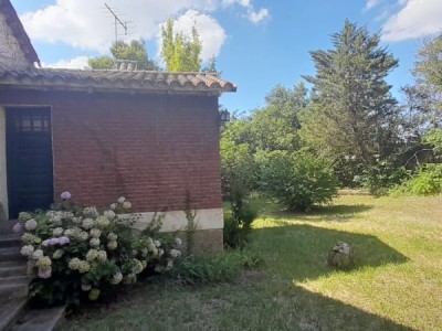 CASA TRADICIONAL CON FONDOS AL ARROYO TANTI