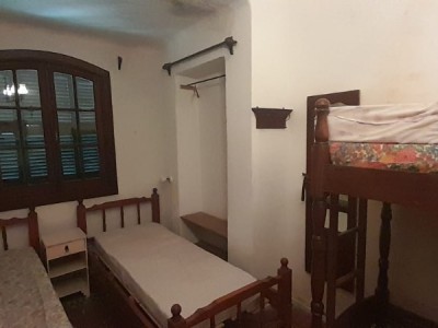 CASA TRADICIONAL CON FONDOS AL ARROYO TANTI